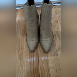 Elegant Tan Croc-Embossed Ankle Boots